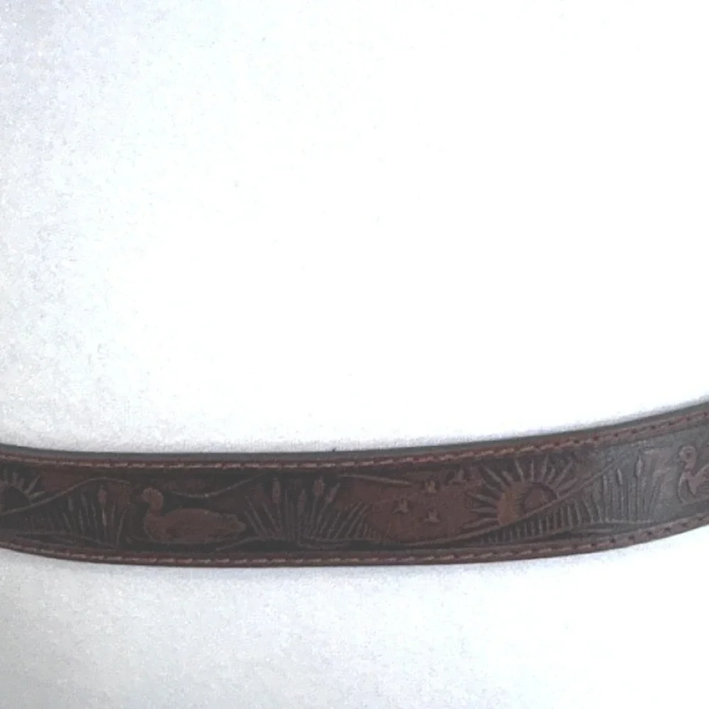 J.Crew Mens Embossed Genuine Italian leather dress belt Size 34 Tooled Heritage
